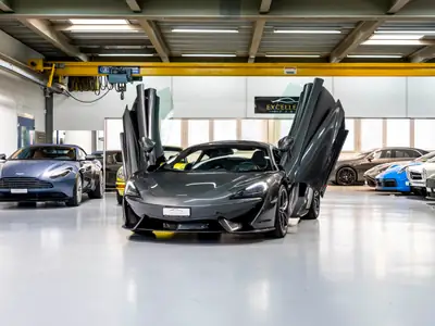 McLaren 570S Coupé — Supercar British, 570 ch, historique complet McLaren — Innenraum
