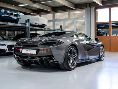 McLaren 570S Coupé — Supercar British, 570 ch, historique complet McLaren — Detail