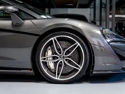 McLaren 570S Coupé — Supercar British, 570 ch, historique complet McLaren — Miniatur 23