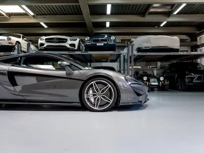 McLaren 570S Coupé — Supercar British, 570 ch, historique complet McLaren — Miniatur 24