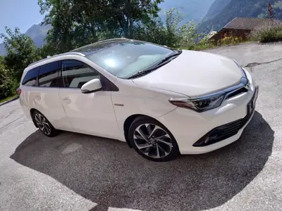Toyota Auris Touring Sports 1.8 Hybrid — Monospace écologique et spacieux, 195 000 km — vue extérieure