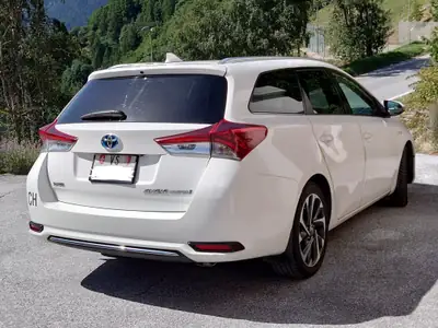 Toyota Auris Touring Sports 1.8 Hybrid — Monospace écologique et spacieux, 195 000 km — arrière