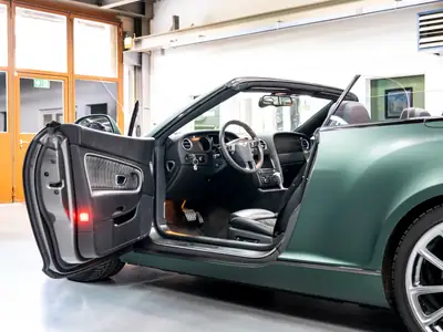 Bentley Continental Supersports Convertible 6.0 — Cabriolet sportif 630 ch, historique Bentley complet — Miniature 28