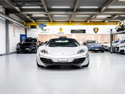 McLaren 12C MP4-12C Coupé — Supercar V8 626 ch, Historique complet, Rappels effectués — Seitenansicht