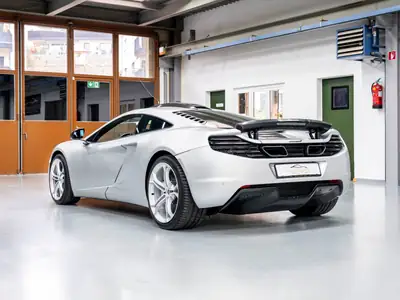 McLaren 12C MP4-12C Coupé — Supercar V8 626 ch, Historique complet, Rappels effectués — Miniatur 8