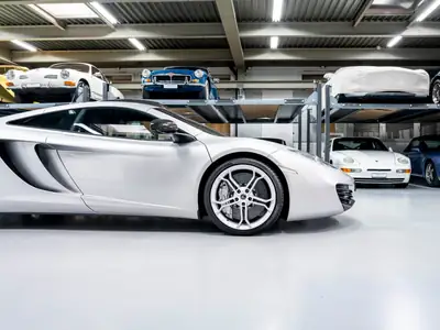 McLaren 12C MP4-12C Coupé — Supercar V8 626 ch, Historique complet, Rappels effectués — Miniatur 10