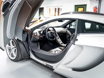 McLaren 12C MP4-12C Coupé — Supercar V8 626 ch, Historique complet, Rappels effectués — Miniatur 19