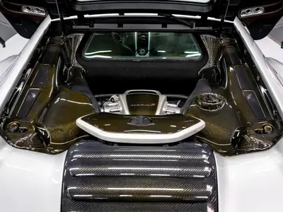 McLaren 12C MP4-12C Coupé — Supercar V8 626 ch, Historique complet, Rappels effectués — Miniatur 25