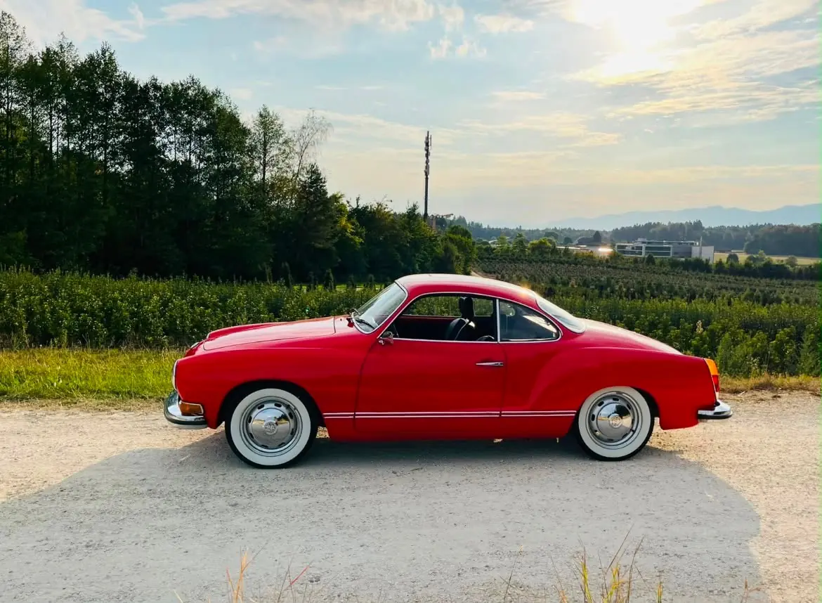 VW Karmann-Ghia 1973 — Légendaire coupé sportif, design iconique intemporel — Außenansicht