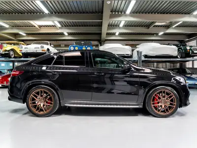 Mercedes-Benz GLE 63 AMG Coupé — Performance 585 ch, design musclé, kilométrage maîtrisé — Armaturenbrett