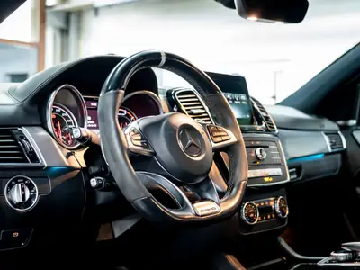 Mercedes-Benz GLE 63 AMG Coupé — Performance 585 ch, design musclé, kilométrage maîtrisé — Miniatur 15