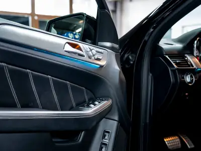 Mercedes-Benz GLE 63 AMG Coupé — Performance 585 ch, design musclé, kilométrage maîtrisé — Miniatur 21