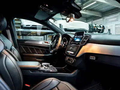 Mercedes-Benz GLE 63 AMG Coupé — Performance 585 ch, design musclé, kilométrage maîtrisé — Miniatur 25