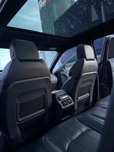 Land Rover Range Rover Evoque 2.0 SD4 SE — SUV compact diesel, 4x4 polyvalent, 162'000 km — tableau de bord