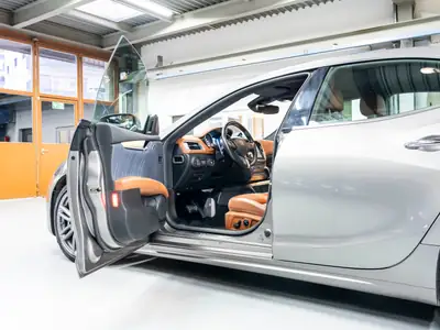 Maserati Ghibli S Q4 — Berline de prestige 430 ch, 38'000 km seulement — Miniatur 18