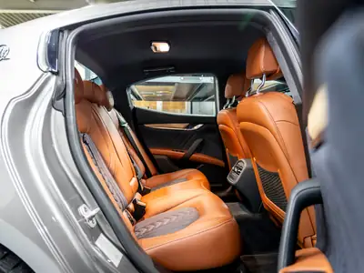 Maserati Ghibli S Q4 — Berline de prestige 430 ch, 38'000 km seulement — Miniatur 24