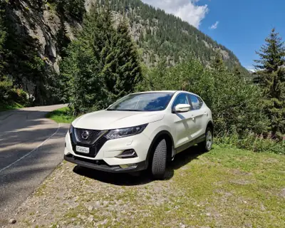 Nissan Qashqai 1.6 petrol — SUV compact fiable, 110'000 km, transmission semi-auto — vue extérieure