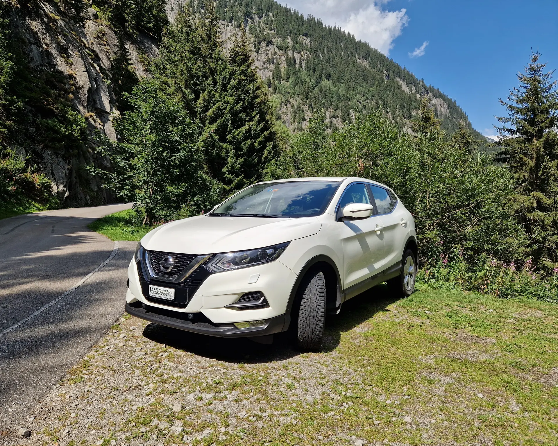 Nissan Qashqai 1.6 petrol — SUV compact fiable, 110'000 km, transmission semi-auto — vue extérieure