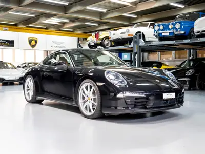 Porsche 911 Carrera 4 PDK 2015 — Coupé sportif légendaire, full options origine Suisse — Heckansicht