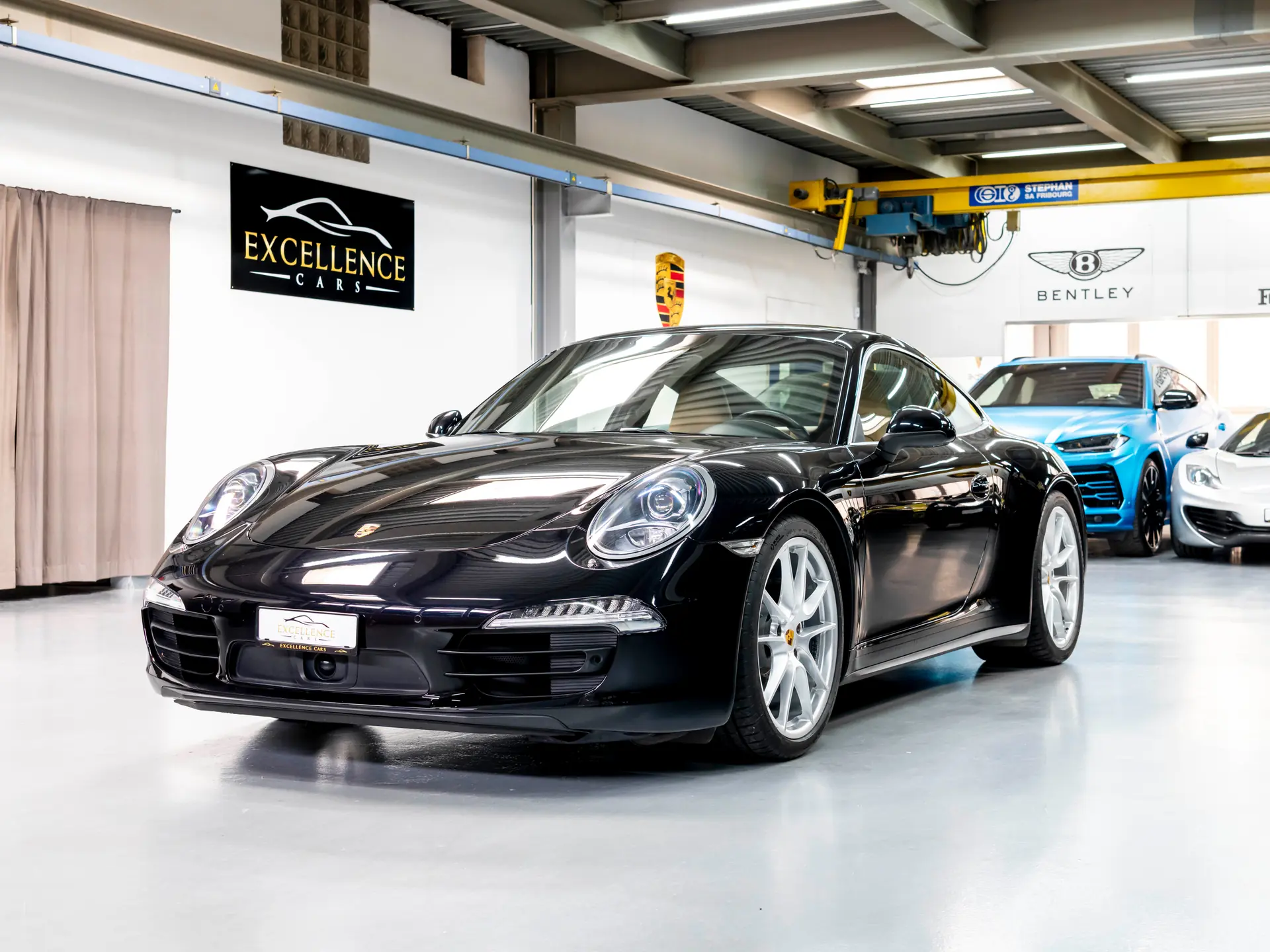 Porsche 911 Carrera 4 PDK 2015 — Coupé sportif légendaire, full options origine Suisse