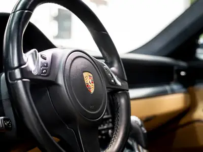 Porsche 911 Carrera 4 PDK 2015 — Coupé sportif légendaire, full options origine Suisse — Miniatur 16