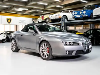 Alfa Romeo Spider 1.8 TBi — Cabriolet sportif serie spéciale Italia Independent, 61000 km — Heckansicht
