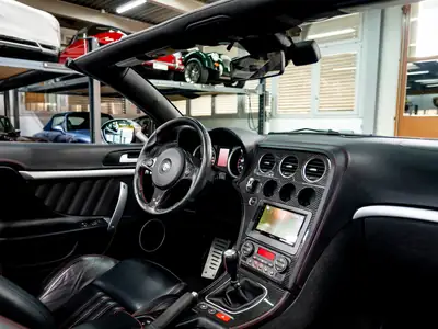 Alfa Romeo Spider 1.8 TBi — Cabriolet sportif serie spéciale Italia Independent, 61000 km — Miniatur 29