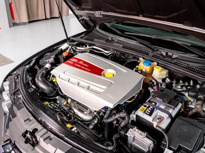 Alfa Romeo Spider 1.8 TBi — Cabriolet sportif serie spéciale Italia Independent, 61000 km — Miniatur 30