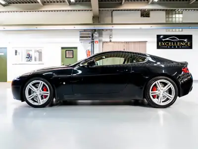 Aston Martin V8 Vantage 4.7 Sportshift — Coupé sportif britannique d'exception, 89 900 km — intérieur