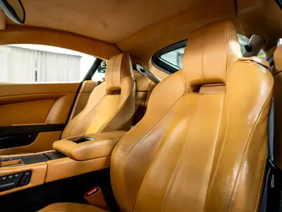 Aston Martin V8 Vantage 4.7 Sportshift — Coupé sportif britannique d'exception, 89 900 km — Miniature 16