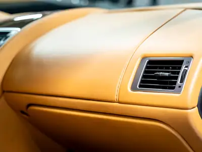 Aston Martin V8 Vantage 4.7 Sportshift — Coupé sportif britannique d'exception, 89 900 km — Miniature 24