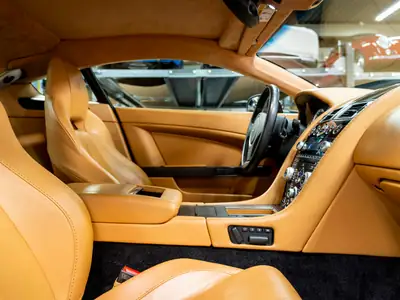 Aston Martin V8 Vantage 4.7 Sportshift — Coupé sportif britannique d'exception, 89 900 km — Miniature 25