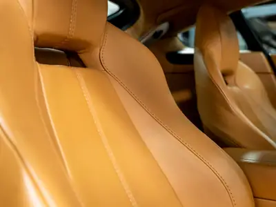 Aston Martin V8 Vantage 4.7 Sportshift — Coupé sportif britannique d'exception, 89 900 km — Miniature 26