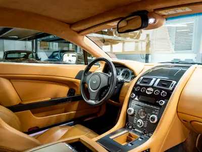 Aston Martin V8 Vantage 4.7 Sportshift — Coupé sportif britannique d'exception, 89 900 km — Miniature 28
