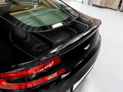 Aston Martin V8 Vantage 4.7 Sportshift — Coupé sportif britannique d'exception, 89 900 km — Miniature 31