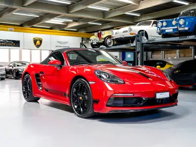 Porsche 718 Boxster 2.0 PDK — Cabriolet sportif, 300 ch, quasi neuf, 1 propriétaire — Heckansicht