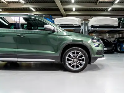 Skoda Karoq 1.5 TSI Scout 4x4 — SUV polyvalent, 4 roues motrices, un propriétaire — Miniature 10