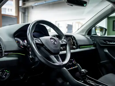 Skoda Karoq 1.5 TSI Scout 4x4 — SUV polyvalent, 4 roues motrices, un propriétaire — Miniature 15
