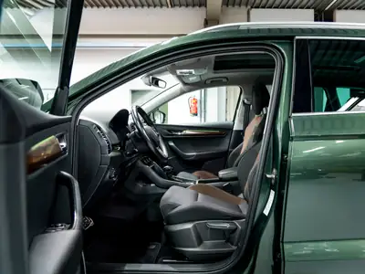Skoda Karoq 1.5 TSI Scout 4x4 — SUV polyvalent, 4 roues motrices, un propriétaire — Miniature 19