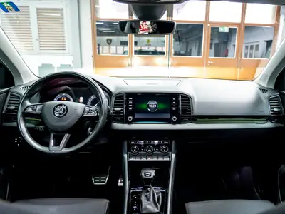 Skoda Karoq 1.5 TSI Scout 4x4 — SUV polyvalent, 4 roues motrices, un propriétaire — Miniature 23