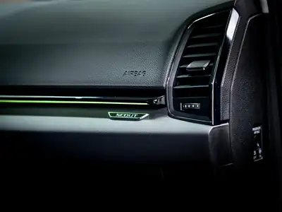 Skoda Karoq 1.5 TSI Scout 4x4 — SUV polyvalent, 4 roues motrices, un propriétaire — Miniature 27