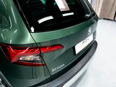 Skoda Karoq 1.5 TSI Scout 4x4 — SUV polyvalent, 4 roues motrices, un propriétaire — Miniature 31