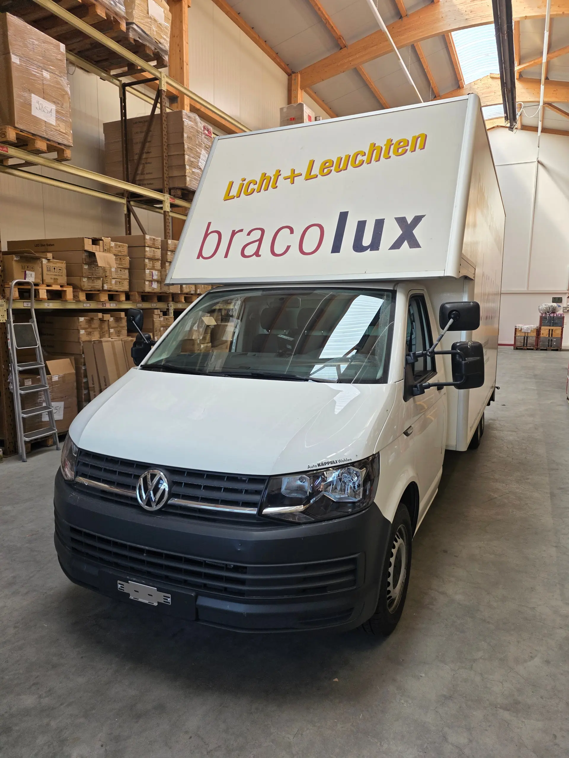 VW T6 TDI 2.0 DSG — Fourgon utilitaire robuste avec nacelle élévatrice intégrée