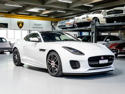 Jaguar F-Type Coupé 3.0 V6 S/C AWD — Superbe coupé sportif, moteur surcompressé 380 ch — Heckansicht