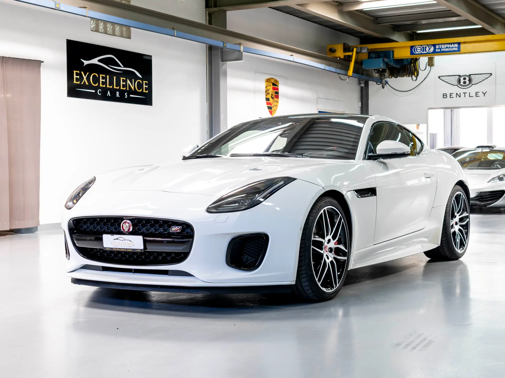 Jaguar F-Type Coupé 3.0 V6 S/C AWD — Superbe coupé sportif, moteur surcompressé 380 ch
