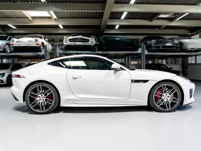 Jaguar F-Type Coupé 3.0 V6 S/C AWD — Superbe coupé sportif, moteur surcompressé 380 ch — Armaturenbrett