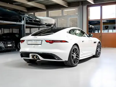 Jaguar F-Type Coupé 3.0 V6 S/C AWD — Superbe coupé sportif, moteur surcompressé 380 ch — Detail