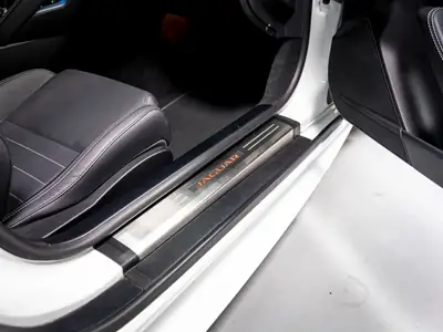 Jaguar F-Type Coupé 3.0 V6 S/C AWD — Superbe coupé sportif, moteur surcompressé 380 ch — Miniatur 26