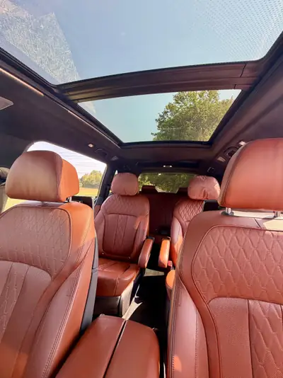 BMW X7 M50d 400 PS — SUV premium 6-places avec First Class et technologie laser — Miniature 13