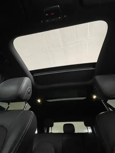 Mercedes-Benz GLC 220 d AMG Line — SUV premium diesel 4MATIC, 118'000 km — dashboard